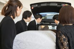 仏衣 や 死化粧 故人の旅支度についてご説明します お葬式コラム 葬儀 家族葬は家族のお葬式 仏衣 や 死化粧 故人の旅支度についてご説明します お葬式コラム 葬儀 家族葬は家族のお葬式